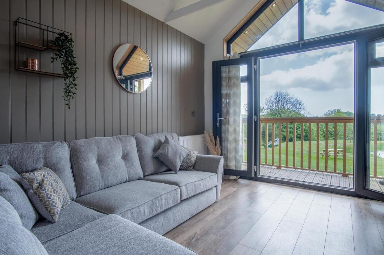 Cabin In The Woods - 1 Bedroom Lodge - Kilgetty Stepaside  Exteriör bild