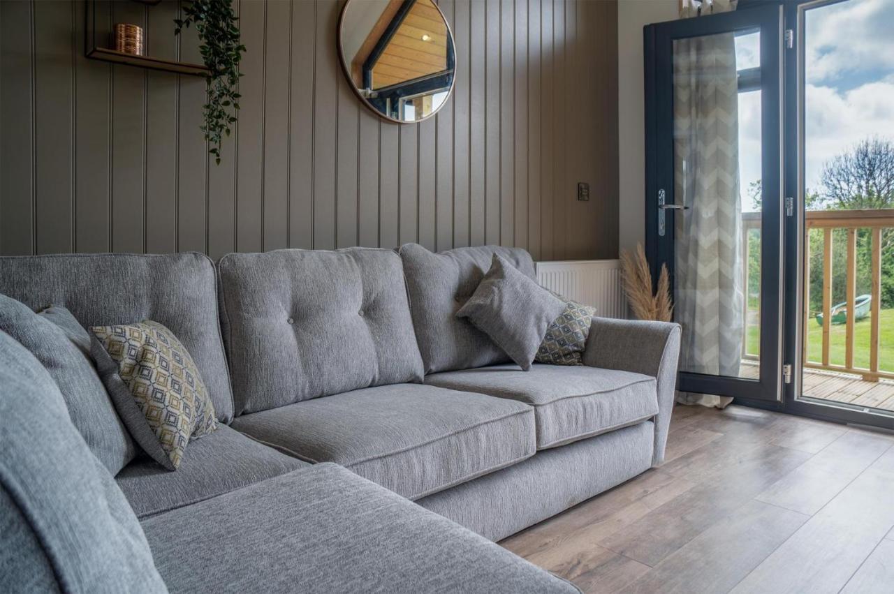Cabin In The Woods - 1 Bedroom Lodge - Kilgetty Stepaside  Exteriör bild